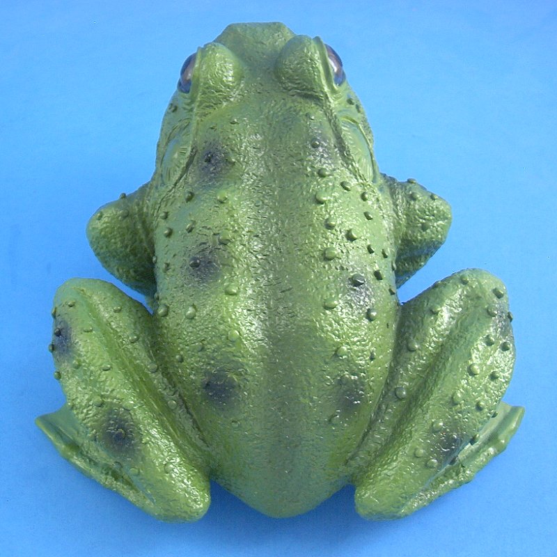 resin frog statue